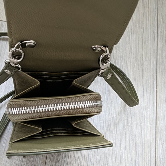 Cross body wallet - Picture 3 of 5